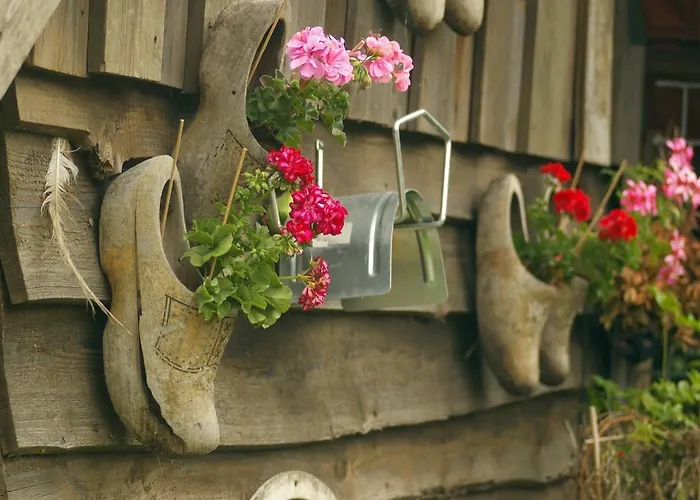 Holiday home Knus Bakkershuisje